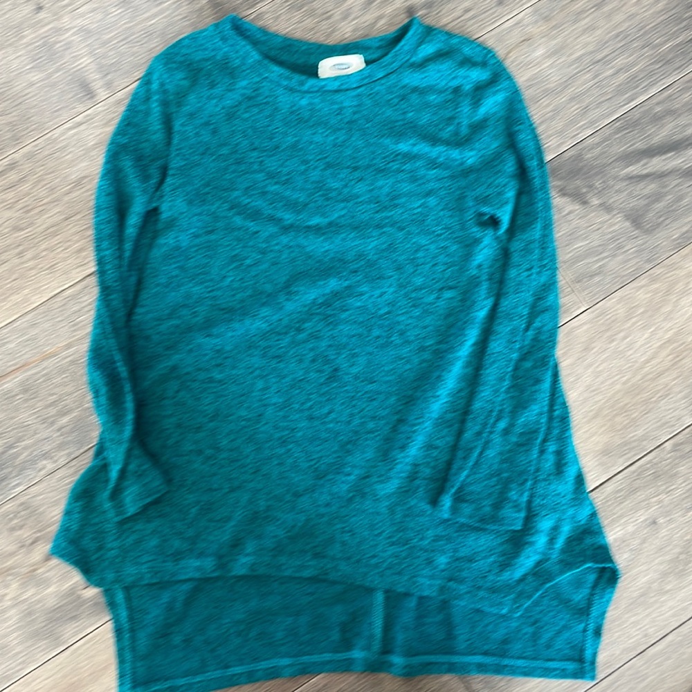 Old Navy kids long sleeve shirt size Small (6-7)